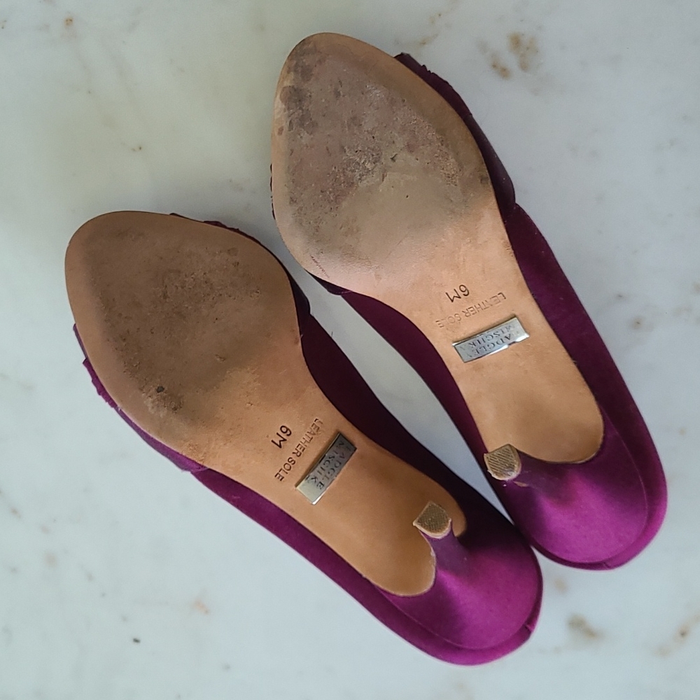 Badgley Mischka Jamaica Wine Satin Peep Toe Heels - Picture 5 of 9